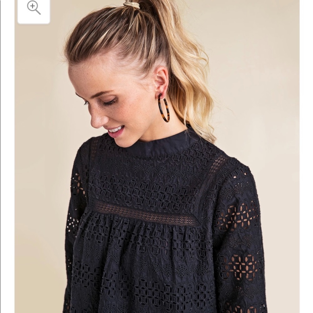 Adorable VV Top